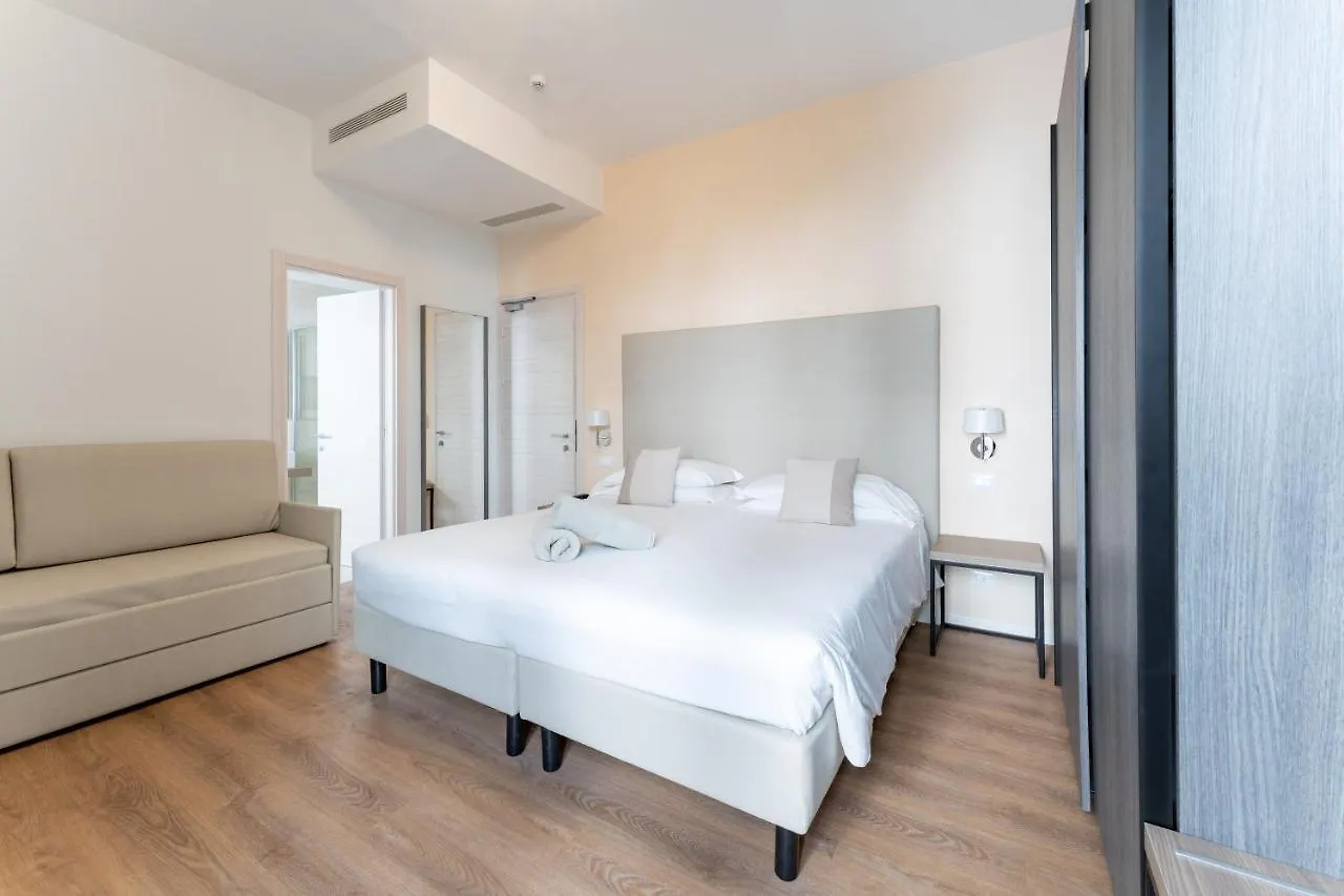 Hotel Excelsior Lido di Jesolo 4*,