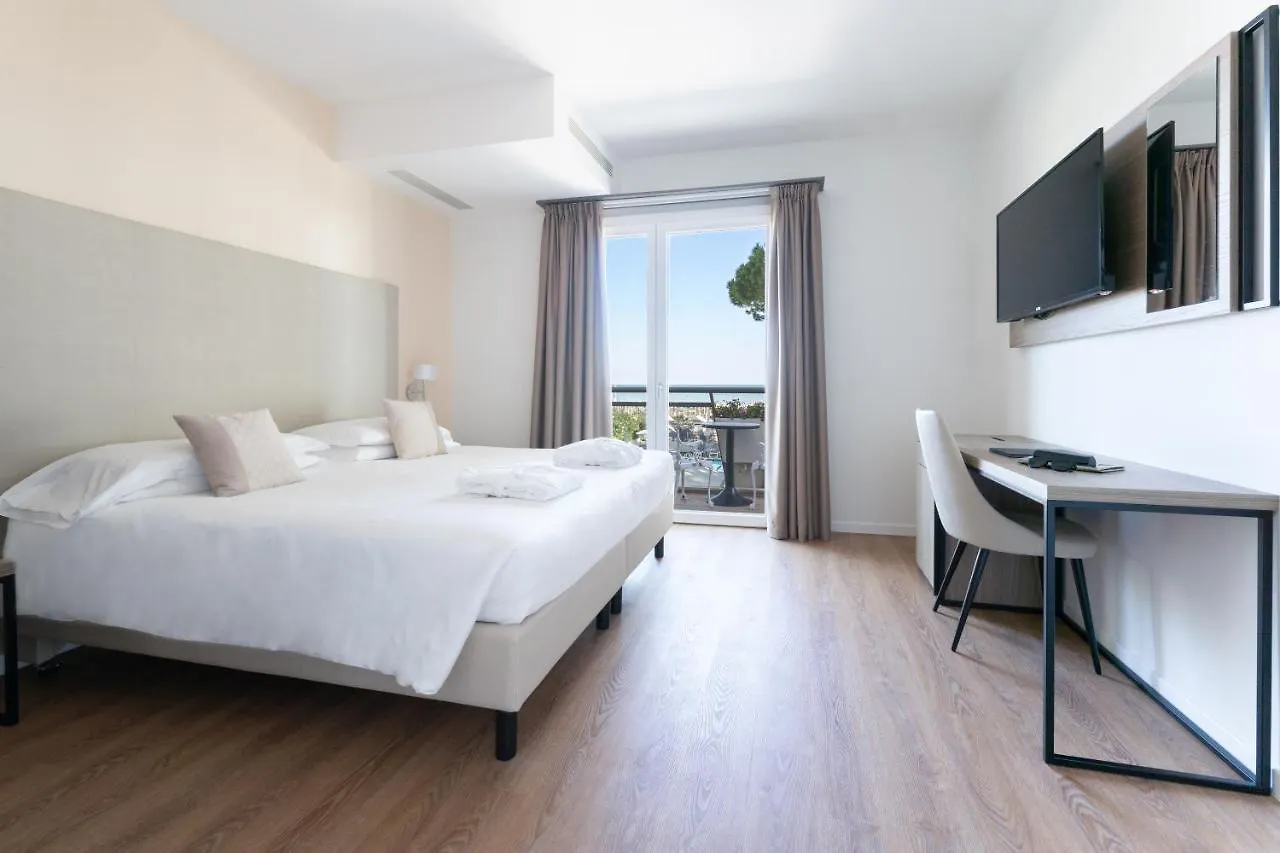 Hotel Excelsior Lido di Jesolo 4*,  Italy