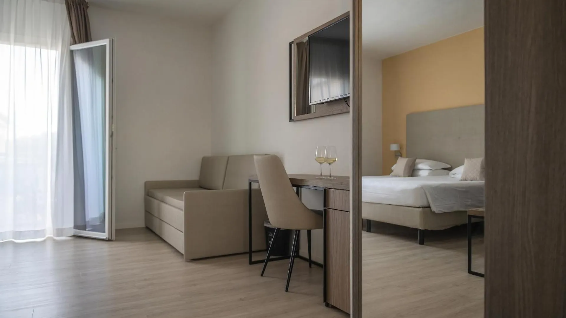 Hotel Excelsior Lido di Jesolo 4*,